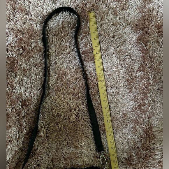 B Makowsky black heavy pebble leather zip fold over crossbody bag EUC - Picture 7 of 12